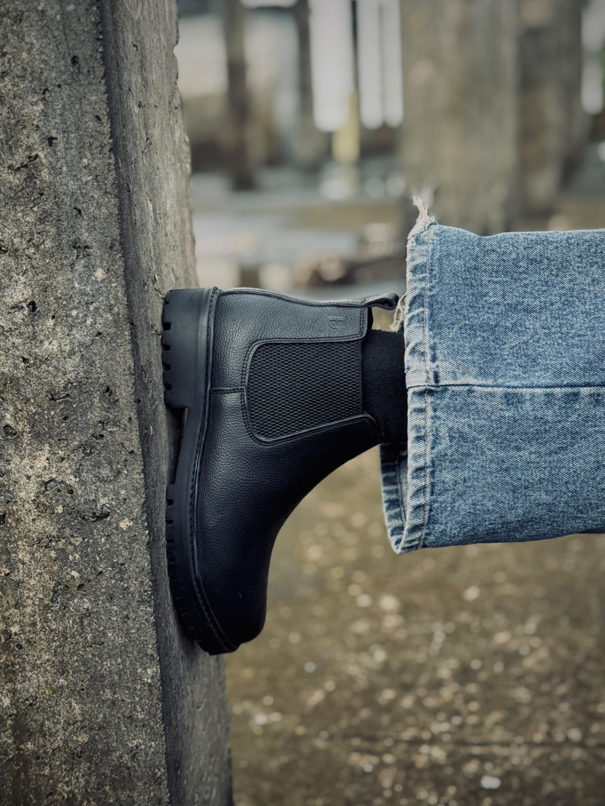 MODERN CHELSEA BOOTS