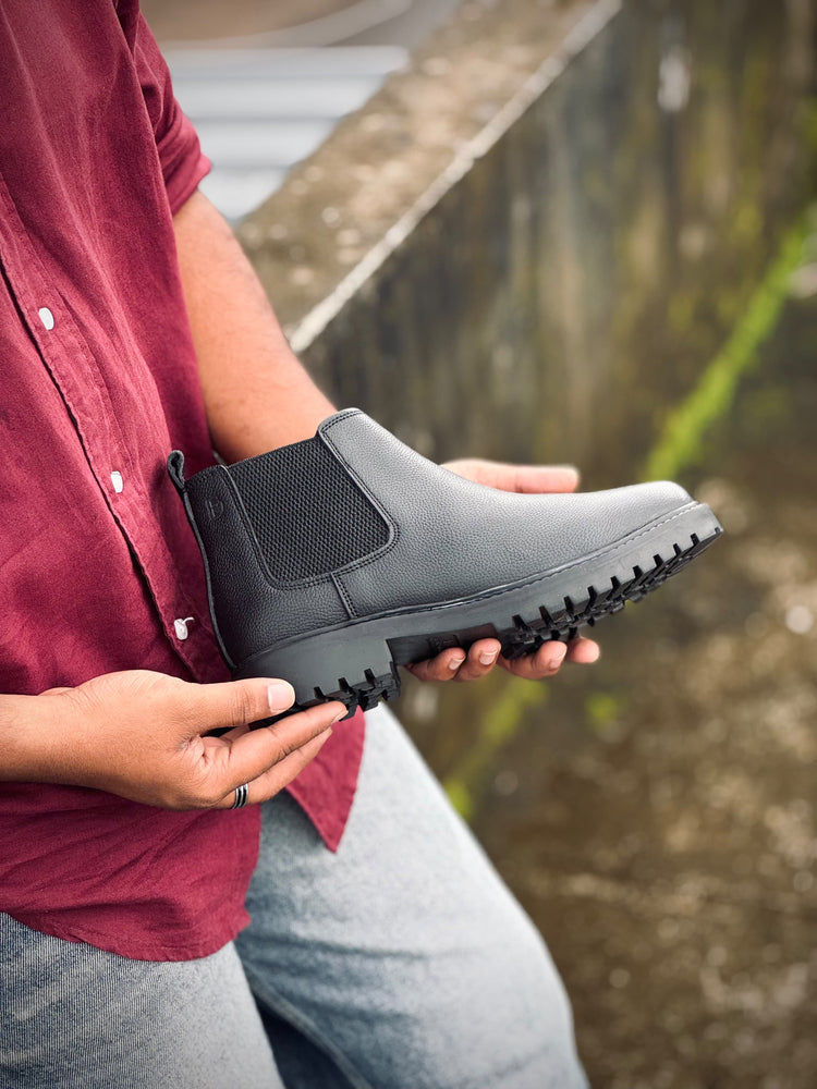 MODERN CHELSEA BOOTS