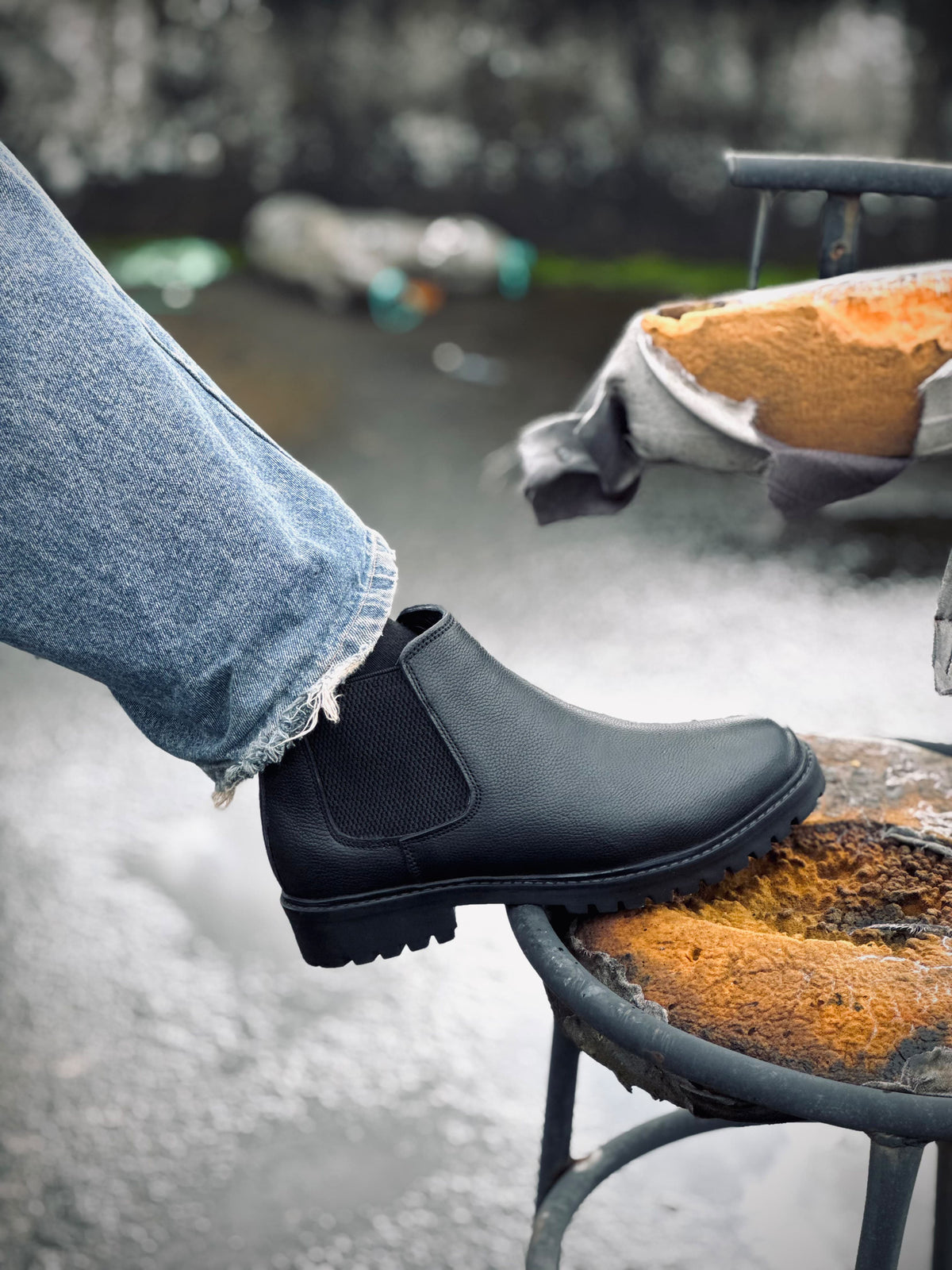 MODERN CHELSEA BOOTS